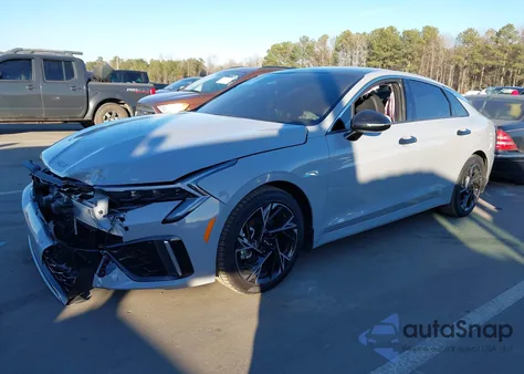 2025 Kia K5 Gt-Line z USA, uszkodzony, nr VIN KNAG64J75S5347861